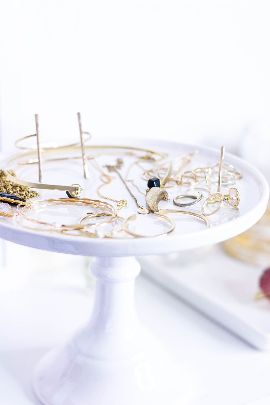 cake dish jewelry storage